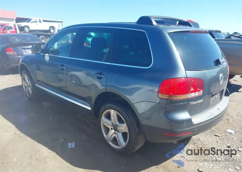 2005 Volkswagen Touareg V8 z USA, uszkodzony, nr VIN WVGZM77L15D023190